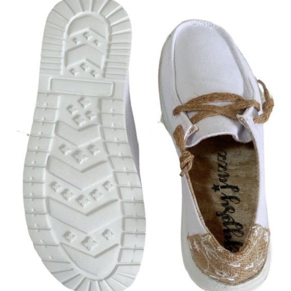 New CHICA White Slip On Sneakers by Gypsy Jazz - Picture 4 of 4